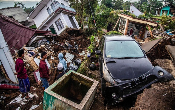 زلزال بقوة 7.1 درجات يضرب سواحل إندونيسيا
