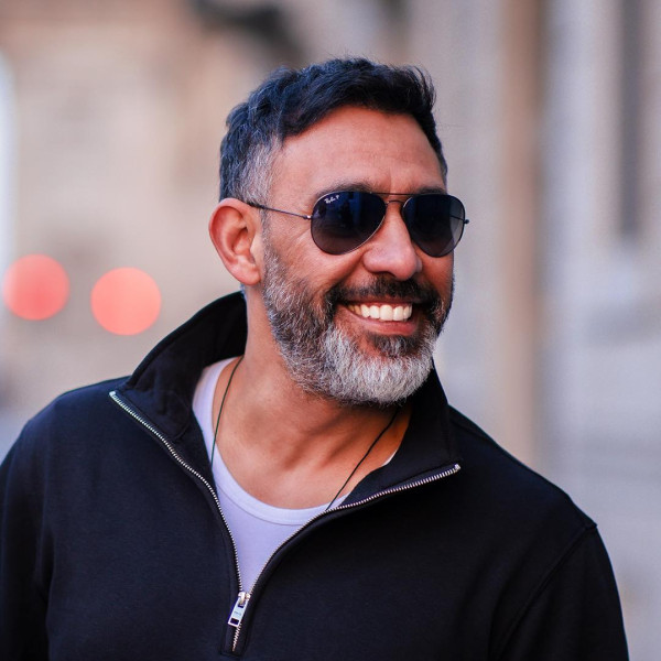 بكلمات نارية.. عمرو مصطفى يهاجم أحمد سعد