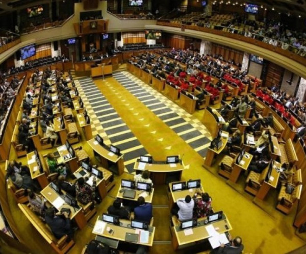 برلمان جنوب أفريقيا يتخذ قراراً بشأن العلاقات مع إسرائيل
