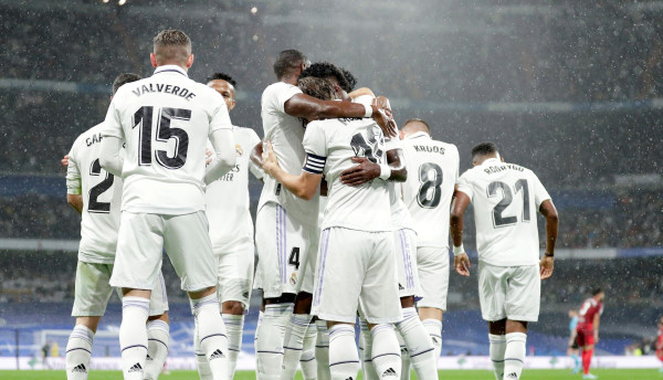 بنزيما وميندي ينضمان لقائمة ريال مدريد لمواجهة ليفربول