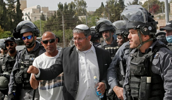 غانتس يطالب بمنع بن غفير من الدخول إلى مقر الشرطة الإسرائيلية