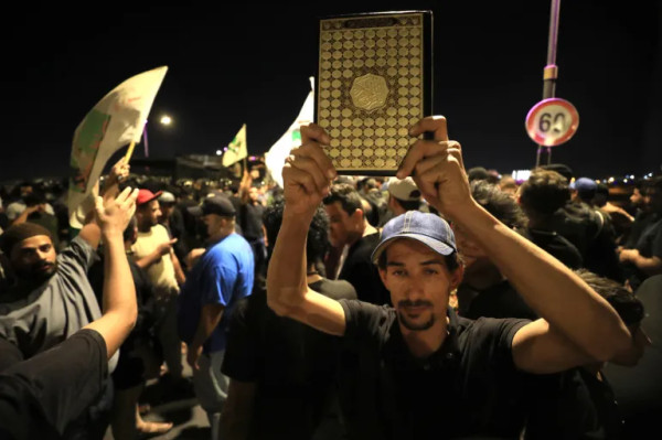 العراق: الأمن يمنع مئات المحتجين من اقتحام سفارة الدنمارك