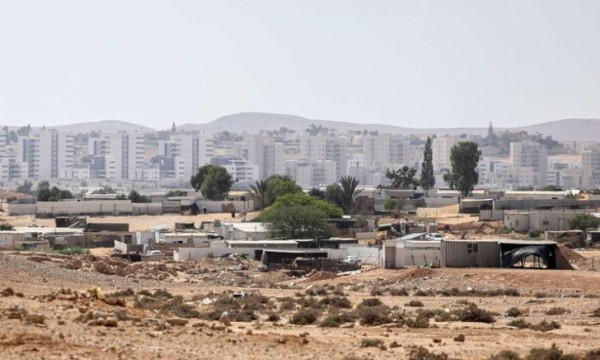 فلسطين – قرار إسرائيلي بتهجير قرية فلسطينية لصالح توسيع “ديمونا”