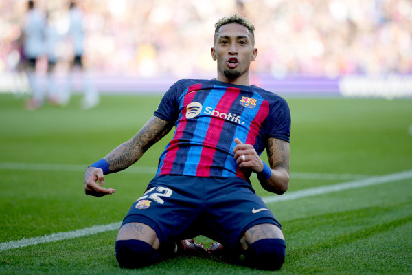 رافينيا يحسم مستقبله مع برشلونة