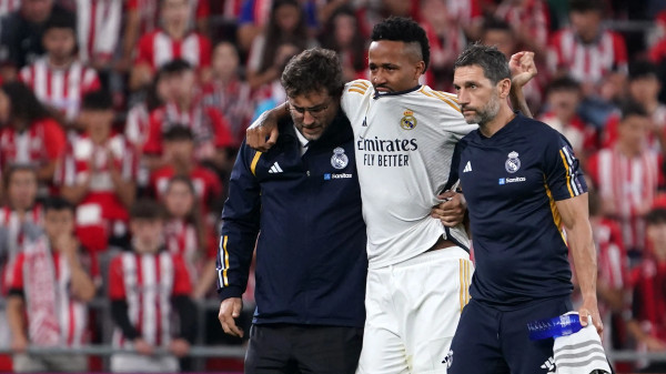 ضربة جديدة.. مدافع ريال مدريد يصاب بالرباط الصليبي