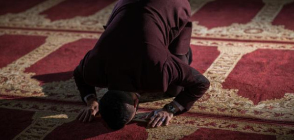 ما حكم صلاة تحية المسجد أثناء خطبة الجمعة؟