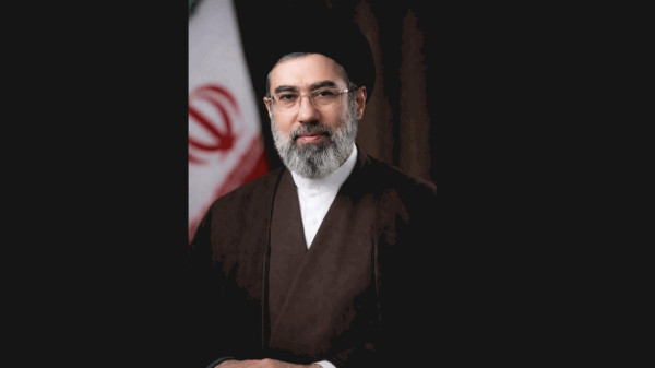 اخبار العالم – مجتبى خامنئي.. رجل الظل الذي أصبح المرشد الأعلى لإيران بعد مقتل والده