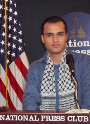 الصحفي الفلسطيني محمد المغيَّر يفوز بجائزة عالمية لأفضل قصص صحفية على مستوى العالم