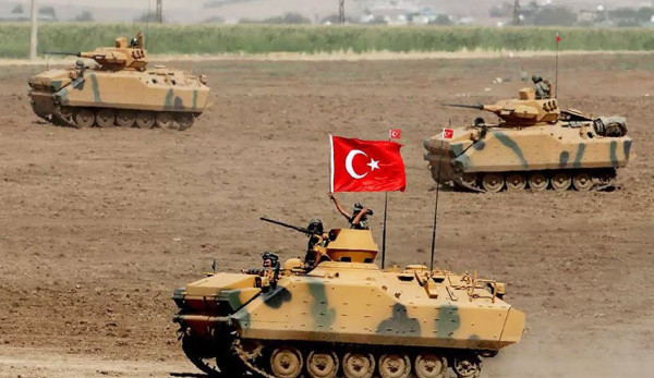 استهداف قاعدة تركية في العراق بصواريخ فئة "غراد"