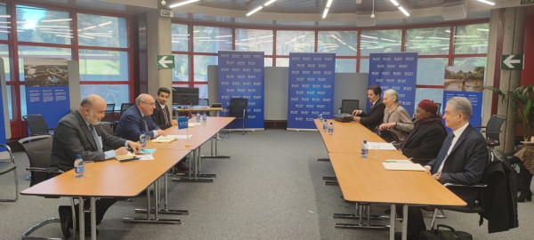 التعاون الإسلامي والمدير العام للمنظمة الدولية للهجرة تناقشان سبل ووسائل تعزيز التعاون المشترك