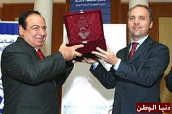 صباح فخري مكرماً في إمارة دبي