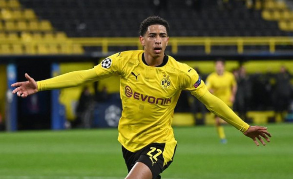 ريال مدريد يبرم أولى صفقاته الصيفية