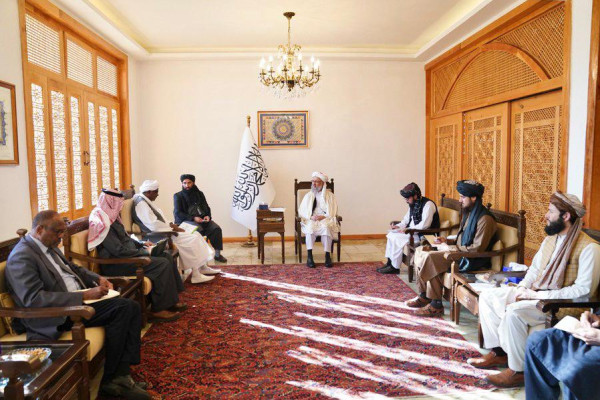 مبعوث الأمين العام لأفغانستان يلتقي نائب رئيس مجلس وزراء السلطة القائمة في أفغانستان