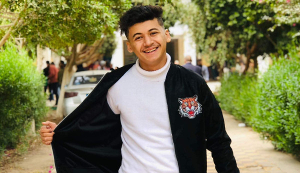 الفنان عبدالله محمود يكشف تفاصيل فيلم "خارج الصندوق"