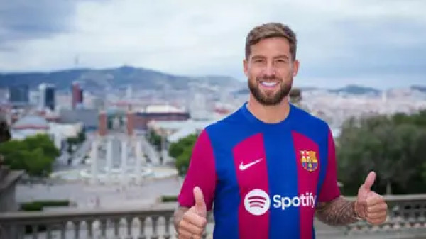 برشلونة يتعاقد مع المدافع مارتينيز