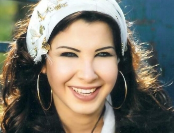 نجاة نانسي عجرم من حادث سير في عمان