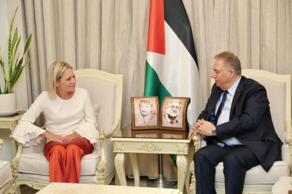 السفير دبور والمنسقة الخاصة للأمم المتحدة يبحثان أوضاع المخيمات الفلسطينية في لبنان