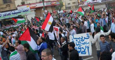 مسيرة الزحف تبدأ بانطلاق 20 حافلة من التحرير ومدينة نصر لسيناء