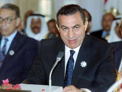 تفاصيل تحقيقات جهاز الكسب غير المشروع مع حسنى مبارك