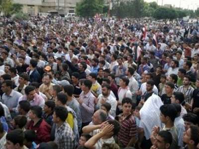 ناشط سوري: الشبيحة يحذرون سكان مدن سورية من الخروج إلى صلاة الجمعة