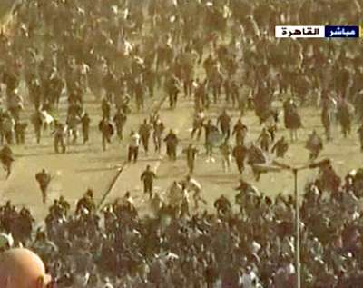 مصر تعتقل ضابط موساد اسرائيلي عمل بميدان التحرير كان يوزع المال على الشباب
