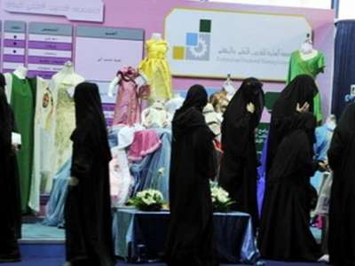 غرفة الرياض تمنح مهلة شهر لتوظيف السعوديات في جميع المحلات النسائية