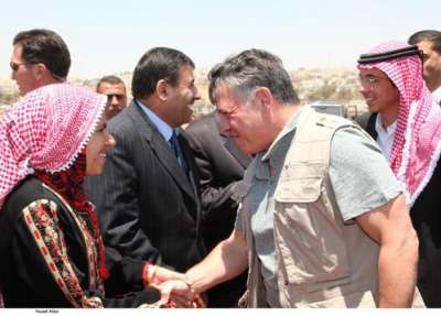 الملك عبدالله الثاني لـ بني حسن : لا يمكن أن أنسى عندما تعلمـت الهبوط بالمظلة في أراضيكم - صور