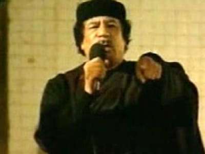 القذافي يقود التظاهرة المليونية لاسقاط النظام الليبي