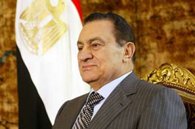 مصريون يطالبون بكرسي "تيفال" للرئيس منعًا للالتصاق به