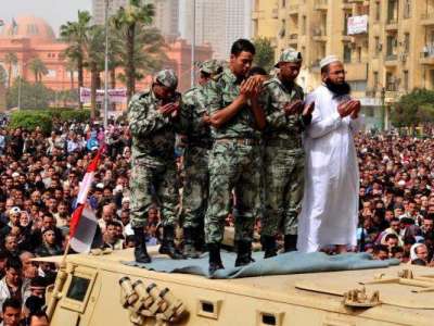 فورين بوليسي: جمعة 8 يوليو تحدد مصير الثورة المصرية