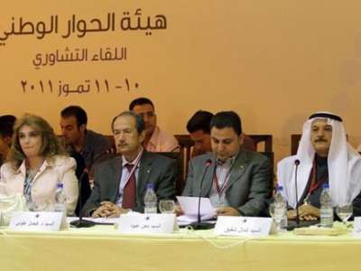 دعوات لتفكيك الدولة الأمنية في سوريا وتحريم الرصاص الحي ضد المتظاهرين