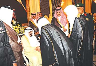 خادم الحرمين الشريفين يستقبل الأمراء والعلماء