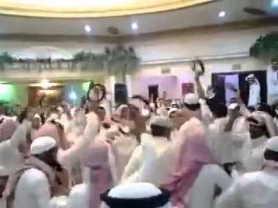 فيديو.. القذافي في عرس سعودي