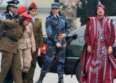 حارسة سابقة للقذافي: العقيد قابلني بالبيجامة ثم اغتصبني بالقوة