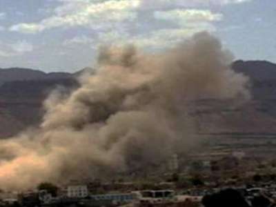 غارات جوية للجيش اليمني على مدينة جعار بمحافظة أبين توقع 30 قتيلاً