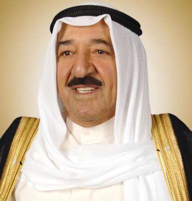 أدق التفاصيل في حياة أمير الكويت: أمضى سبعة أشهر يغفو في طائرة