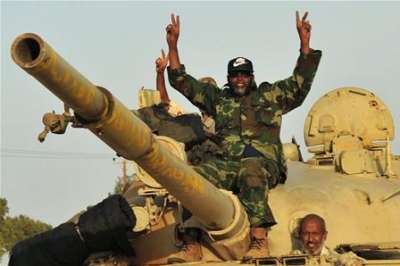 المجلس الوطني الانتقالي الليبي يعد لتقدم جديد الى سرت