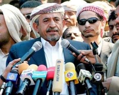 صادق الأحمر شيخ قبيلة حاشد اليمنية: لن يحكمني «صالح» ما دمت حياً