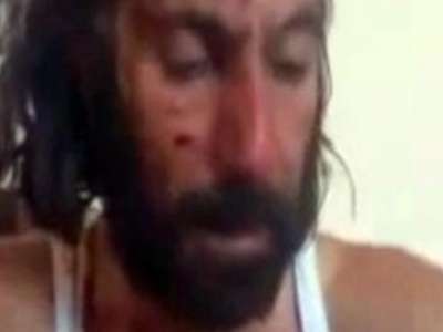 وعدوه بالعلاج ثم قتلوه .. المعتصم القذافي في ساعاته الأخيرة للثوار: انتم صغار