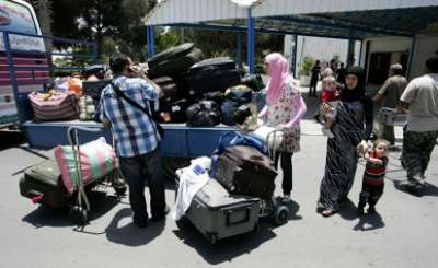 عالقون في غزة يناشدون الرئيس أبو مازن بإيجاد بدائل لسفرهم من خلال معبر الكرامة