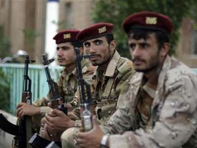 لجنة عسكرية تمهل أطراف النزاع 48 ساعة لإخلاء العاصمة اليمنية من مظاهر التسلح