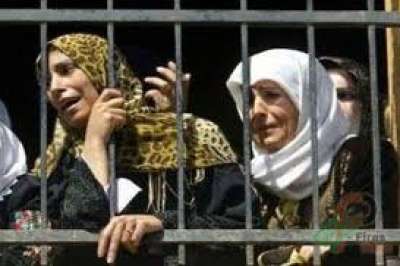 الاحتلال يعتقل والدة أسير من جنين أثناء زيارتها له في 'جلبوع'