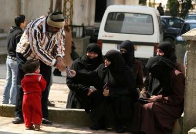 تركيا بدأت تلقي مساعدة دولية للاجئين السوريين و2500 فروا إلى الأردن خلال اسبوع