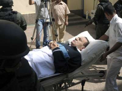 وصول المتهمين في قضية مبارك إلى المحكمة