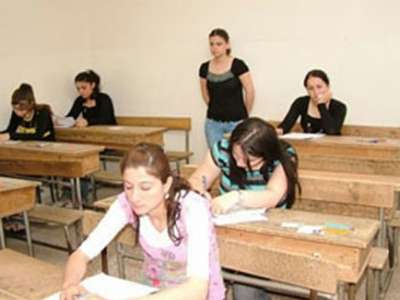 إجراء الامتحانات بسوريا وسط غياب الآلاف من الطلبة