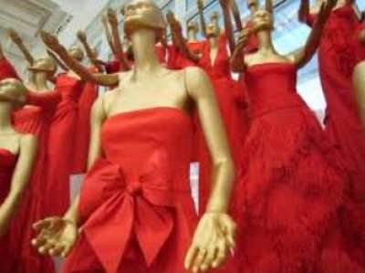 قطر تدخل عالم الموضة بشراء "فالنتينو" للازياء بـ700 مليون يورو