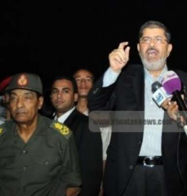 فاينانشال تايمز: مرسي هدد طنطاوي وعنان وقادة الجيش بفتح ملفات فسادهم