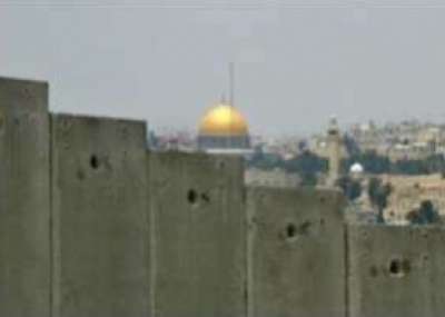 إسرائيل تستكمل عزل شمال شرقي القدس عبر بناء آخر مقطع من الجدار