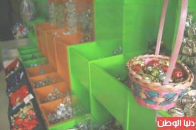 بالصور:أول محل مختص ببيع الشيكولاته في قطاع غزة يثير بهجة الغزيين