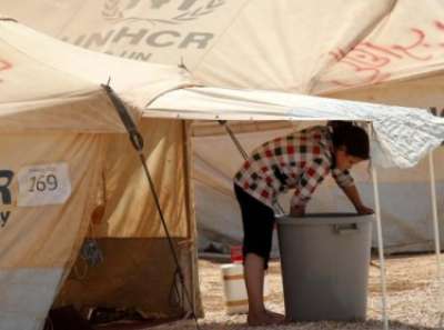 سوريات يروين معاناة التحرش الجنسي في الأردن : أربعة عمال حاولوا اغتصاب فتاة سورية داخل حمام في مخيم الزعتري